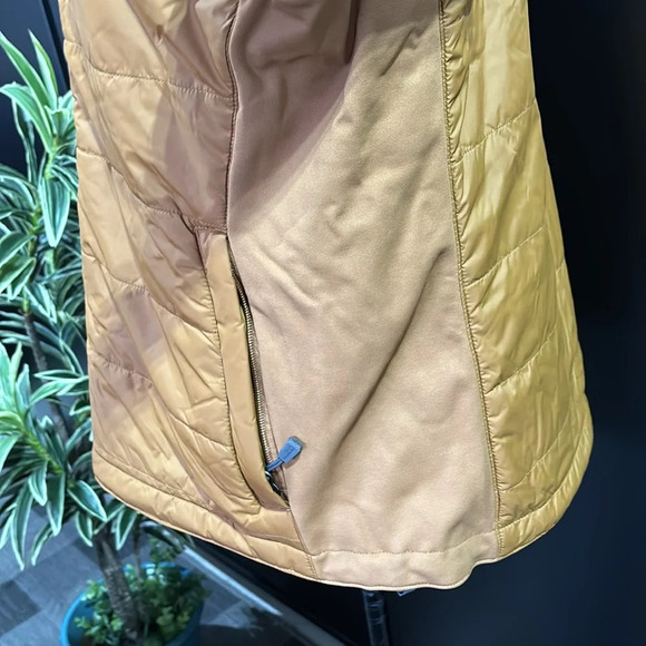 Carhartt Rain Defender Insulated, 2 warmer relaxed fit lightweight puffer jacket - Picture 8 of 14